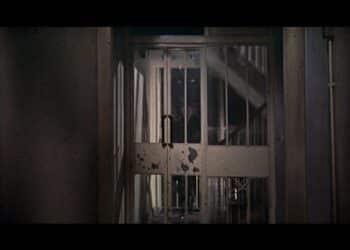 A Dandy in Aspic: Libro e film - Riassunto e analisi